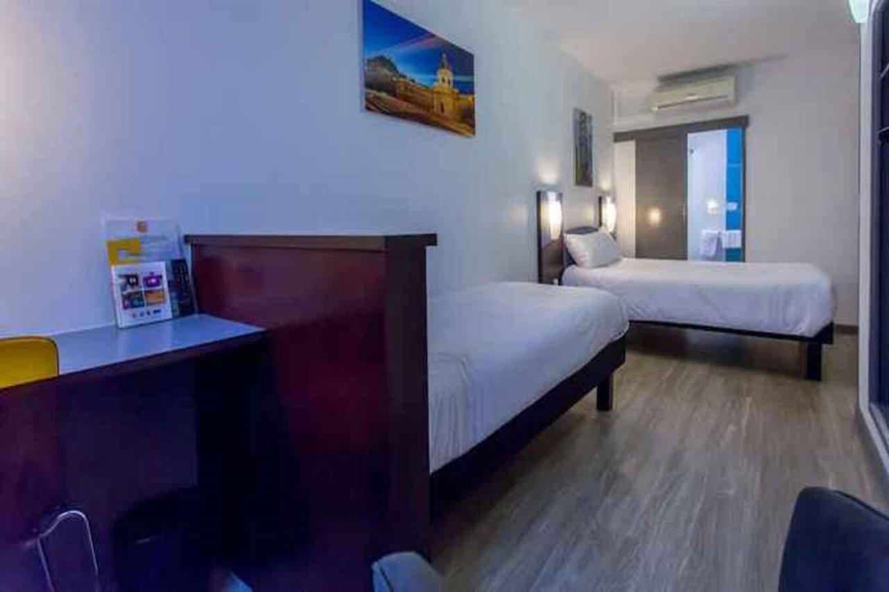 Hotel The Originals Access, Gare Bourges
